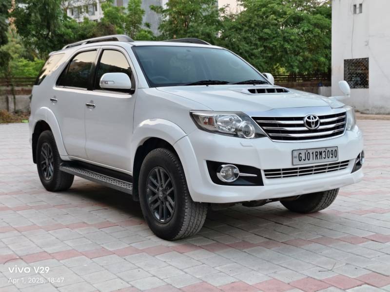 Toyota Fortuner 4x2 AT