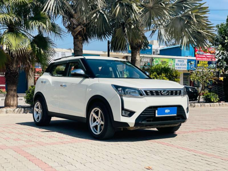 Mahindra XUV 300 W8 (O) 1.5 Diesel AMT