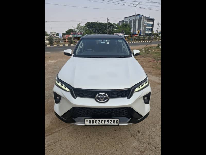 Toyota Fortuner Legender 4X4 AT 2.8 Legender