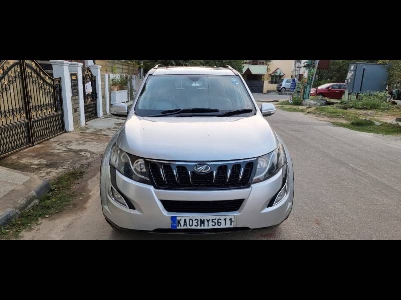 Mahindra XUV500 W10 AWD