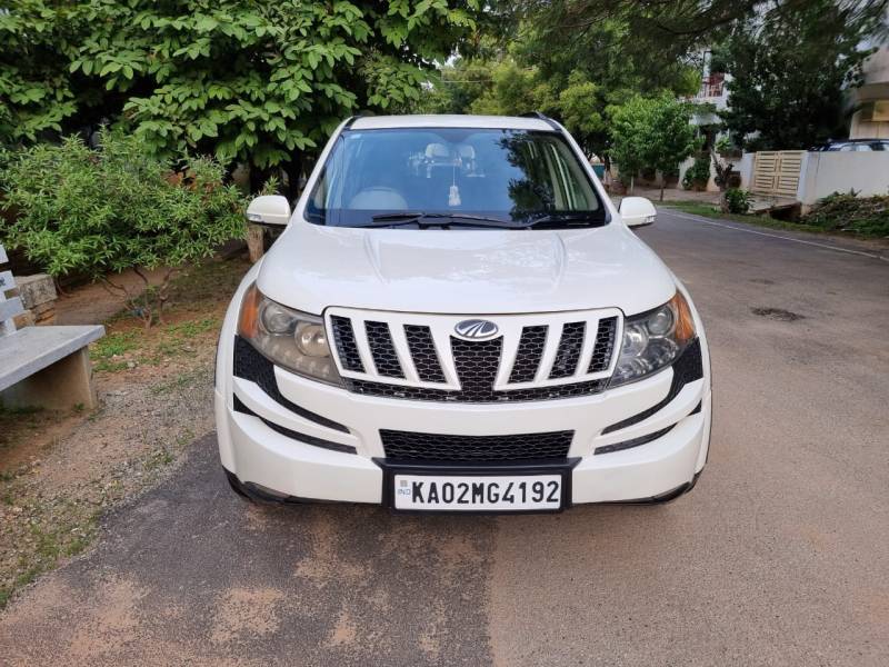Mahindra XUV500 W8 AWD
