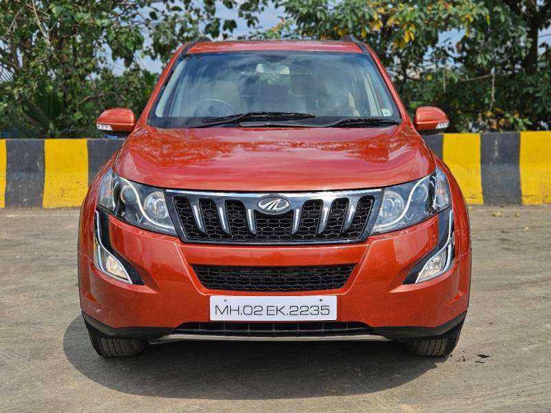 Mahindra XUV500 W10 FWD AT