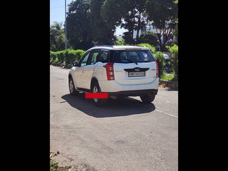 Mahindra XUV500 W6