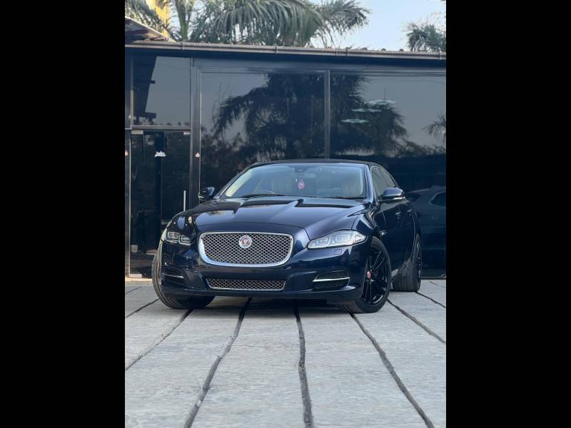 Jaguar XJ L 3.0 V6 Portfolio