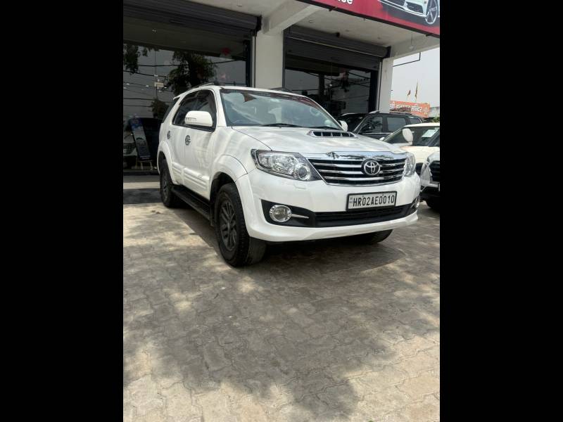 Toyota Fortuner 3.0 4x4 AT
