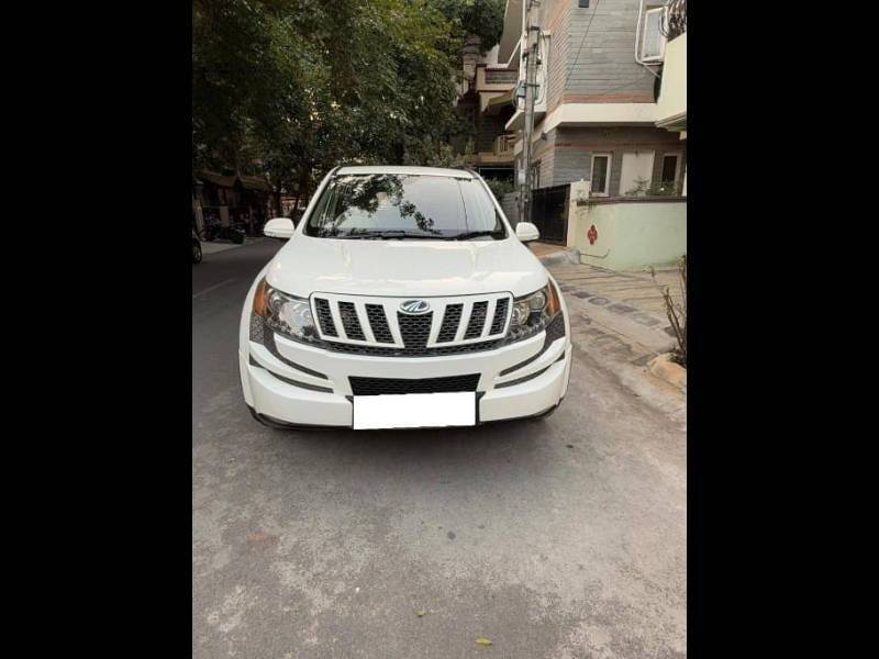 Mahindra XUV500 W8 AWD