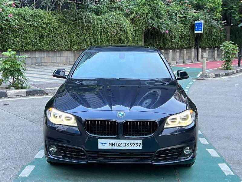 BMW 5 Series 520d Sedan Modern Line