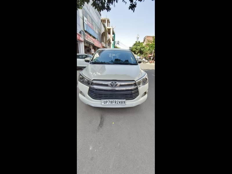 Toyota Innova Crysta 2.4 VX 8 STR