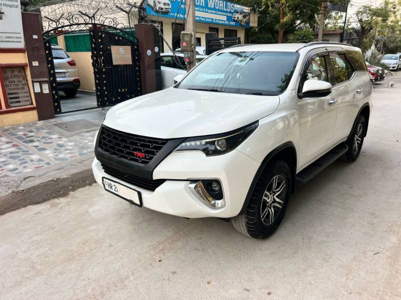Toyota Fortuner 2.8 4x2 MT