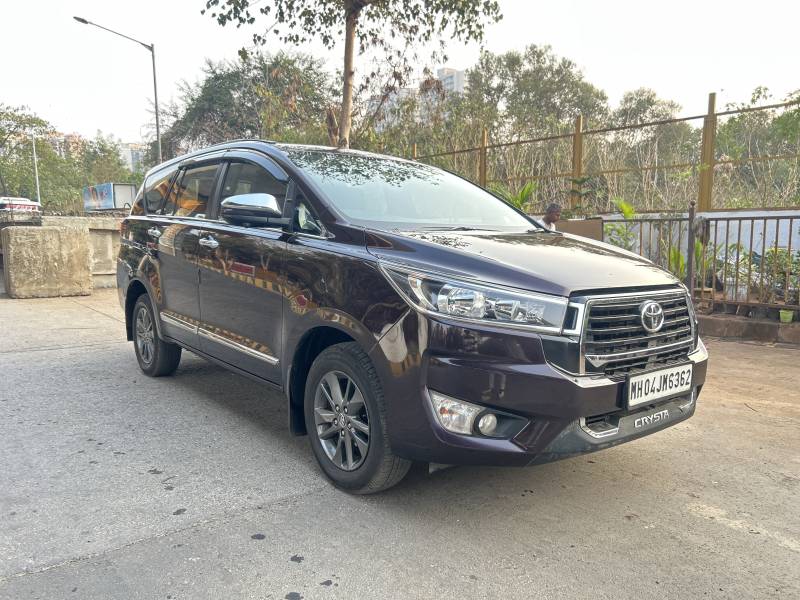 Toyota Innova Crysta 2.8 GX AT 8 STR