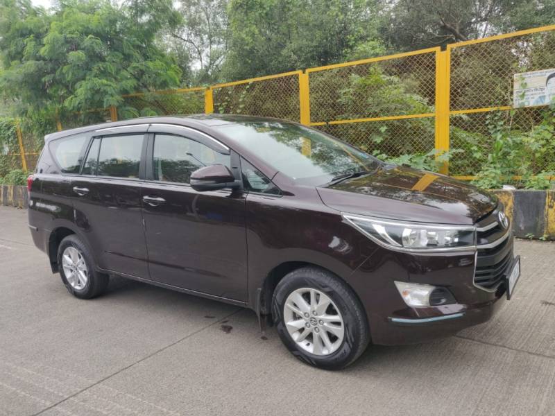 Toyota Innova Crysta 2.4 GX 8 STR