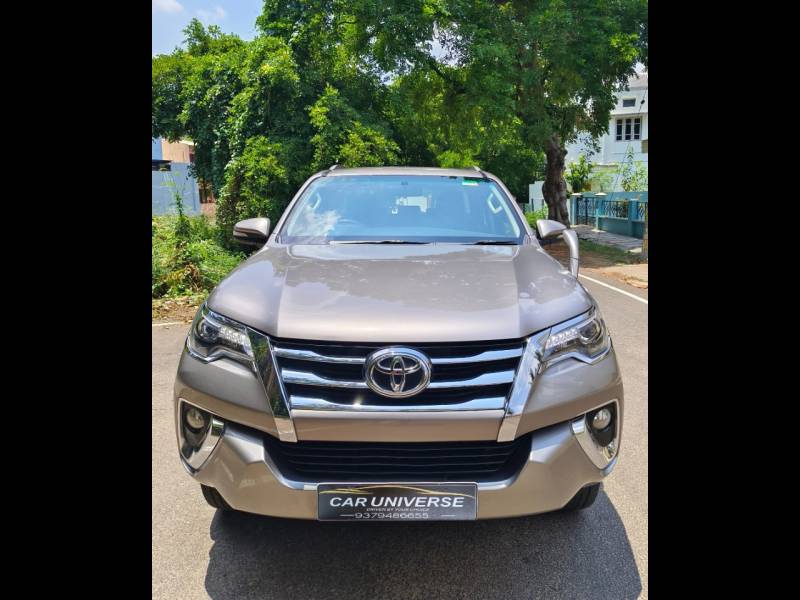 Toyota Fortuner 2.8 4x4 MT