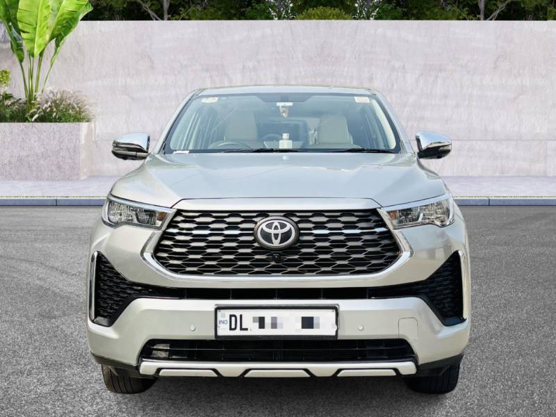 Toyota Innova Hycross VX Hybrid 7 STR