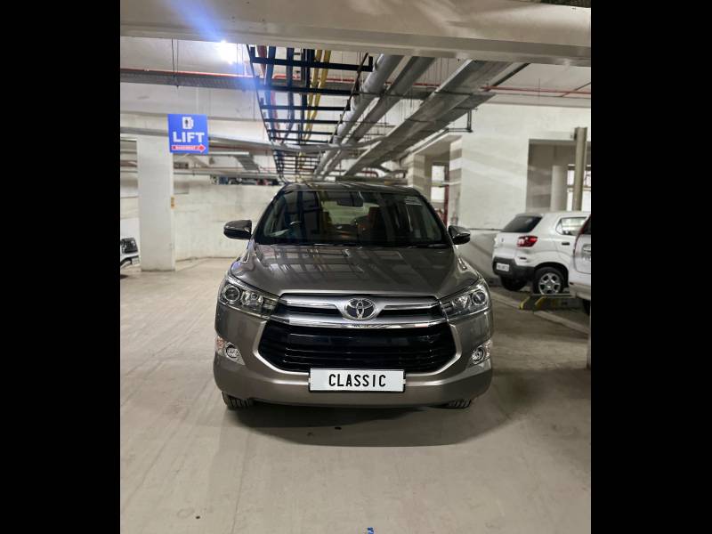 Toyota Innova Crysta 2.8 ZX AT 7 STR
