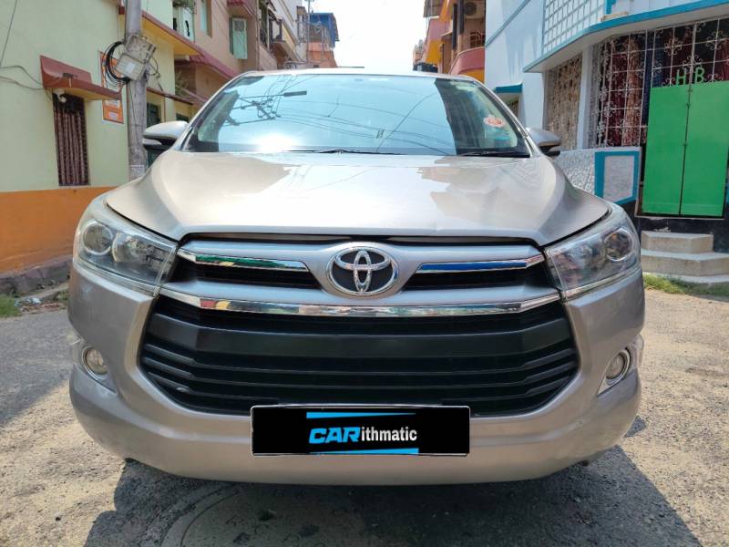 Toyota Innova Crysta 2.4 VX 8 STR