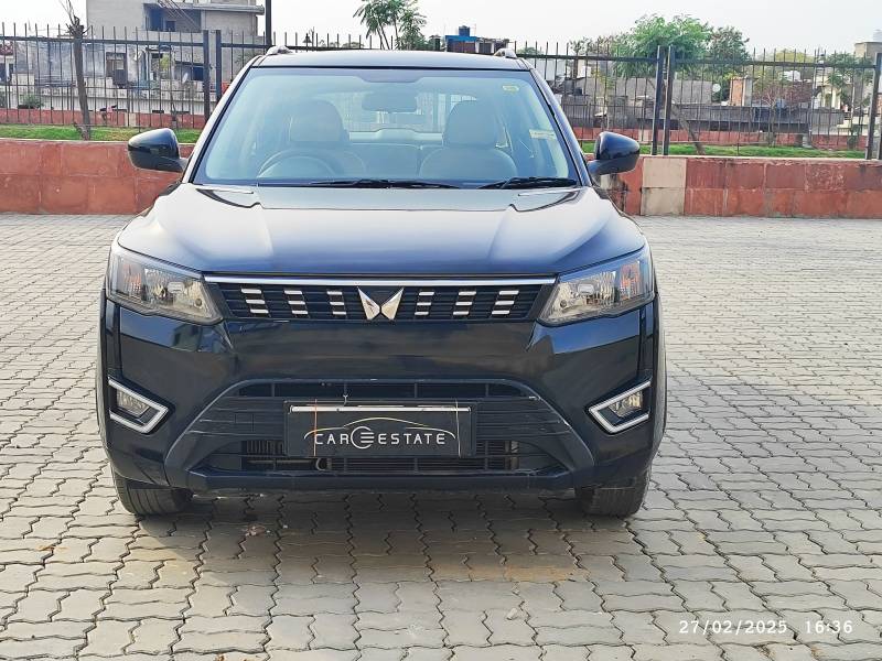 Mahindra XUV 300 W6 1.2 Petrol