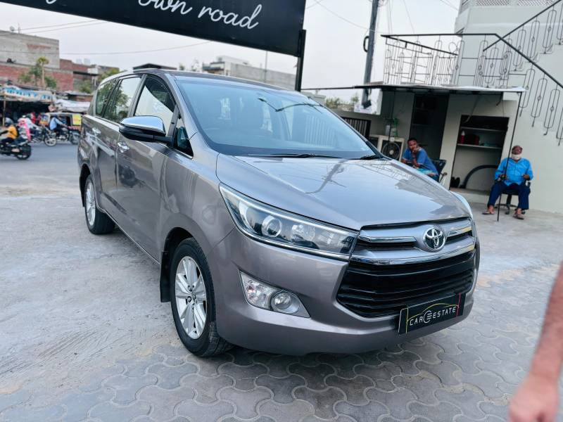Toyota Innova Crysta 2.8 ZX AT 7 STR