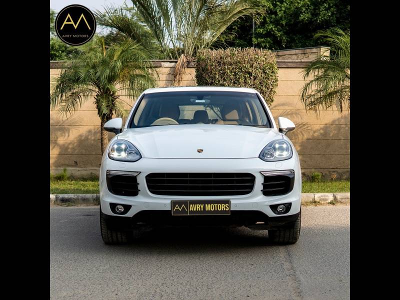 Porsche Cayenne Base