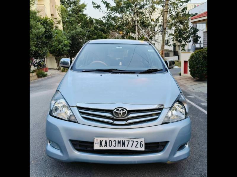 Toyota Innova 2.5 V 7 STR
