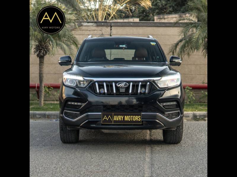 Mahindra Alturas G4 4WD AT