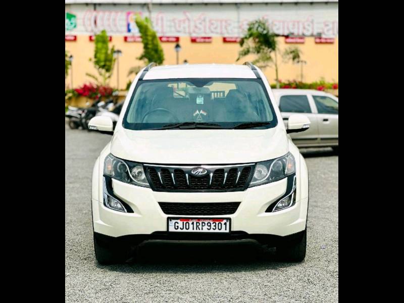 Mahindra XUV500 W8 AWD