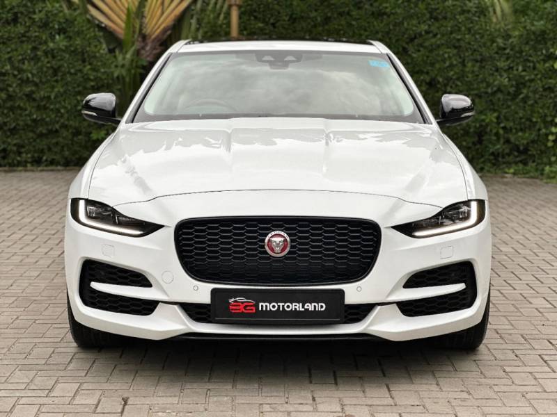 Jaguar XE SE