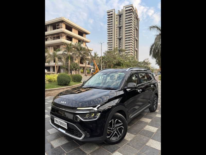 Kia Carens Luxury (O)1.5 Diesel AT 7 STR [2023-2024]