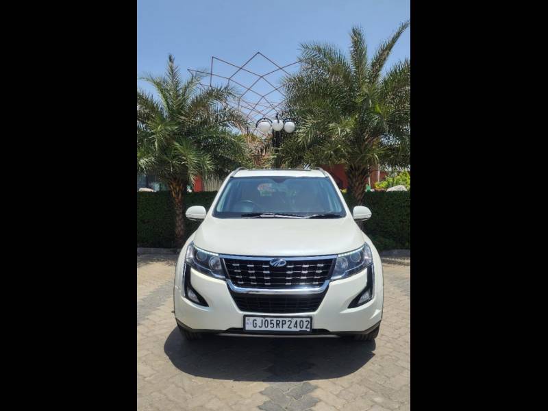 Mahindra XUV500 W11 AT