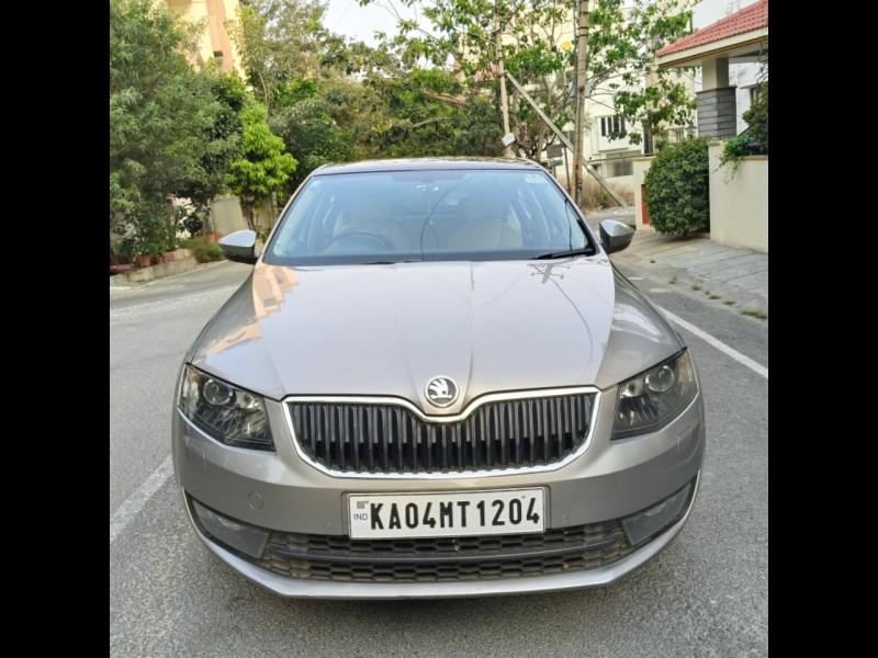 Skoda Octavia Style Plus 2.0 TDI AT (Diesel)