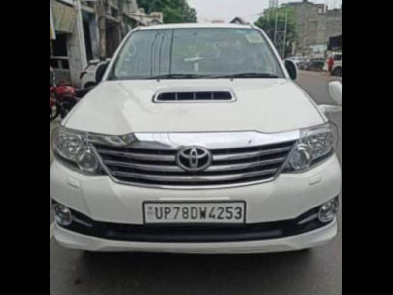 Toyota Fortuner 3.0 4X4 MT