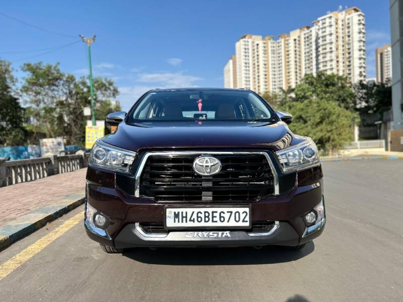 Toyota Innova Crysta 2.4 VX 8 STR