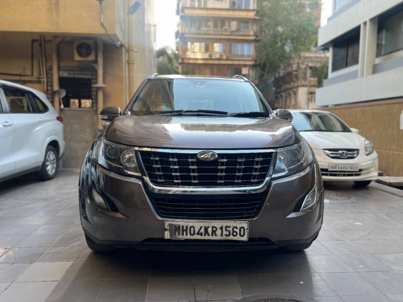 Mahindra XUV500 W9 AT