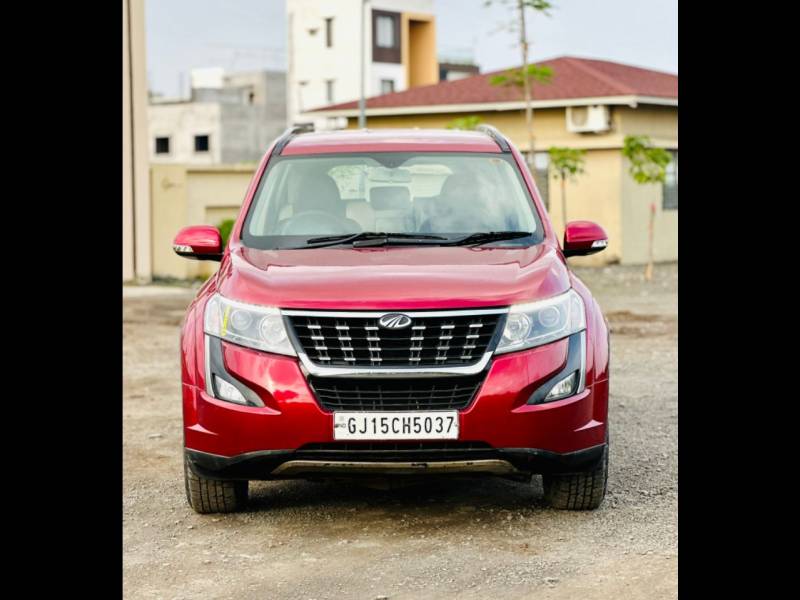 Mahindra XUV500 W7