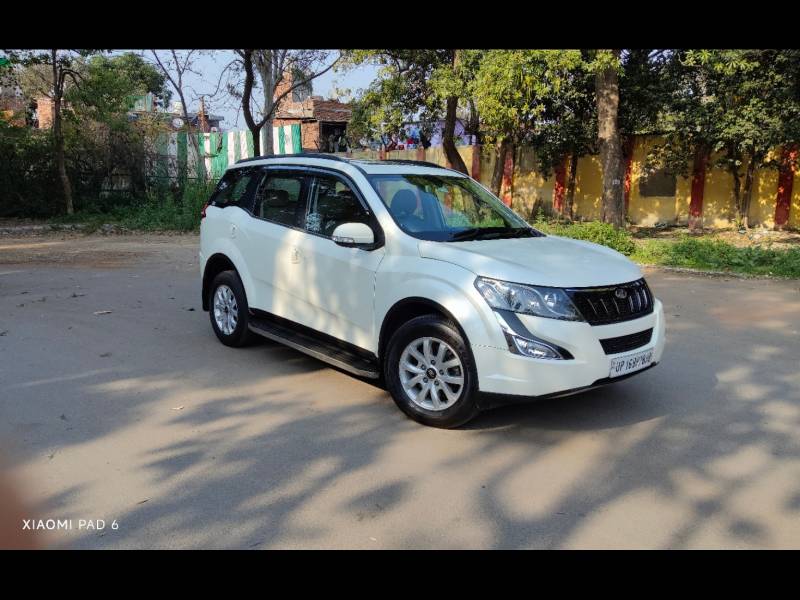Mahindra XUV500 W10 FWD AT
