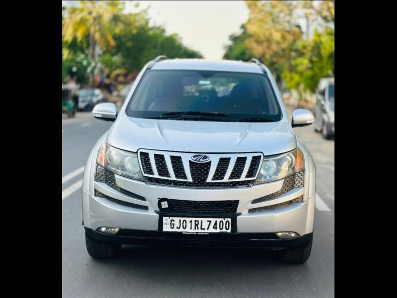 Mahindra XUV500 W6