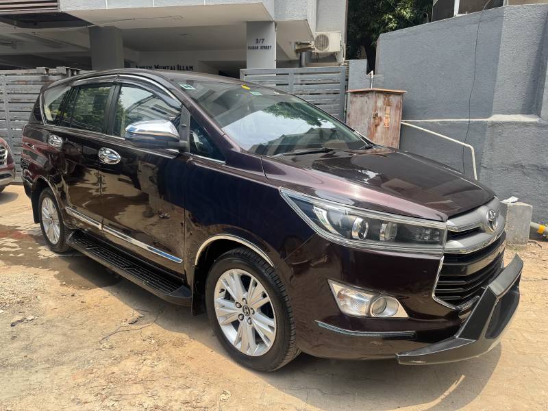 Toyota Innova Crysta 2.4 ZX 7 STR