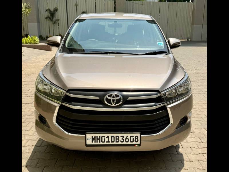 Toyota Innova Crysta 2.4 G 8 STR