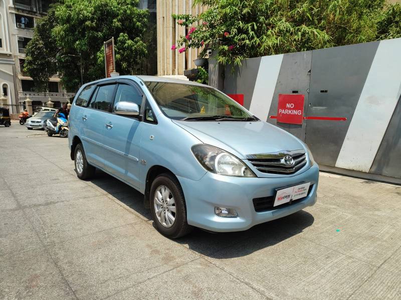 Toyota Innova 2.5 V 7 STR