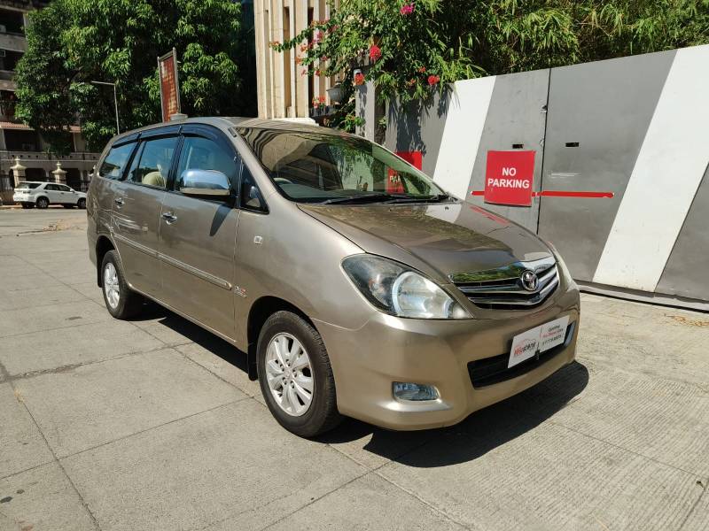 Toyota Innova 2.5 V 7 STR