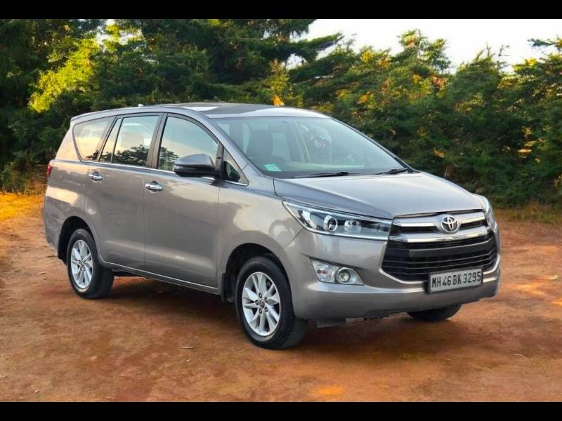 Toyota Innova Crysta 2.4 V Diesel