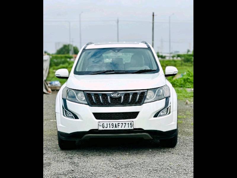 Mahindra XUV500 W10 AWD AT