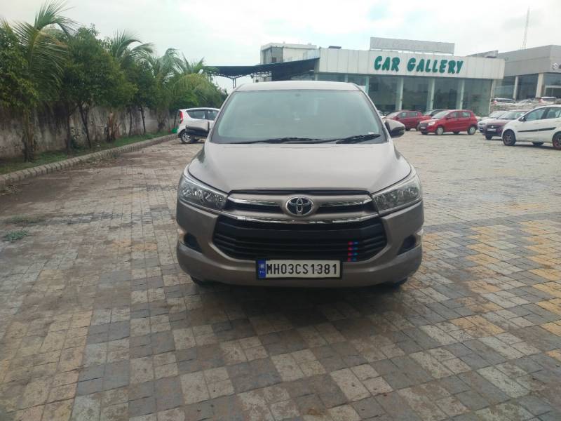 Toyota Innova Crysta 2.4 G 8 STR