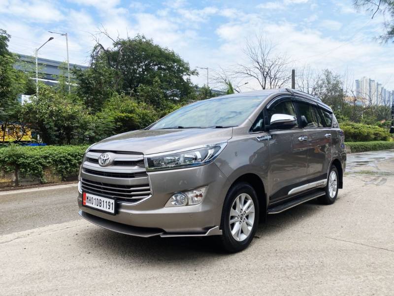 Toyota Innova Crysta 2.8 GX AT 8 STR