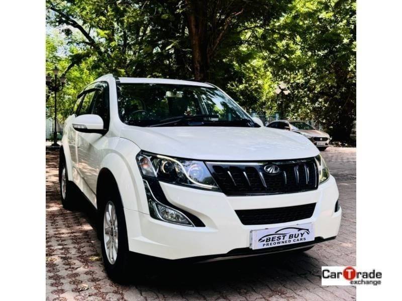 Mahindra XUV500 W10 FWD