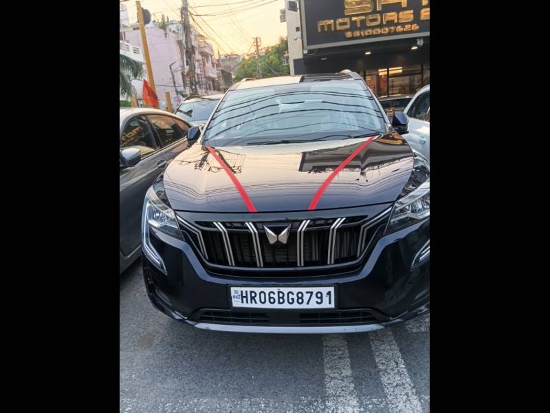 Mahindra XUV700 AX 7 Luxury Pack Diesel AT 7 STR