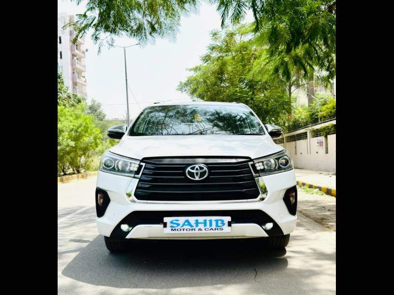 Toyota Innova Crysta 2.4 ZX AT 7 STR