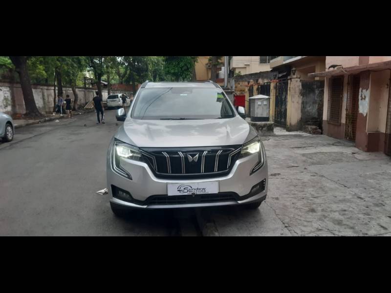 Mahindra XUV700 AX 7 Petrol AT Luxury Pack 7 STR