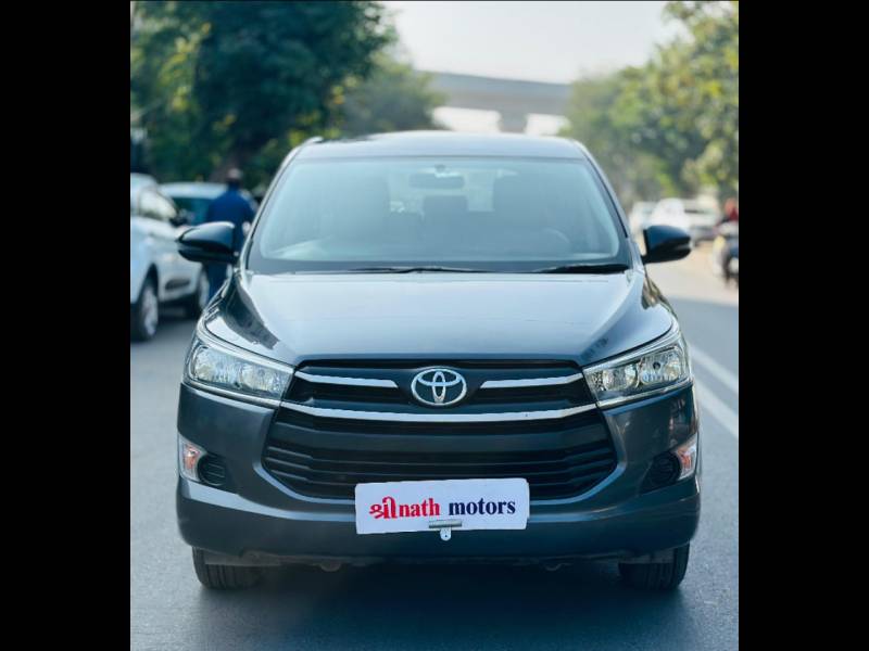 Toyota Innova Crysta 2.4 GX 8 STR