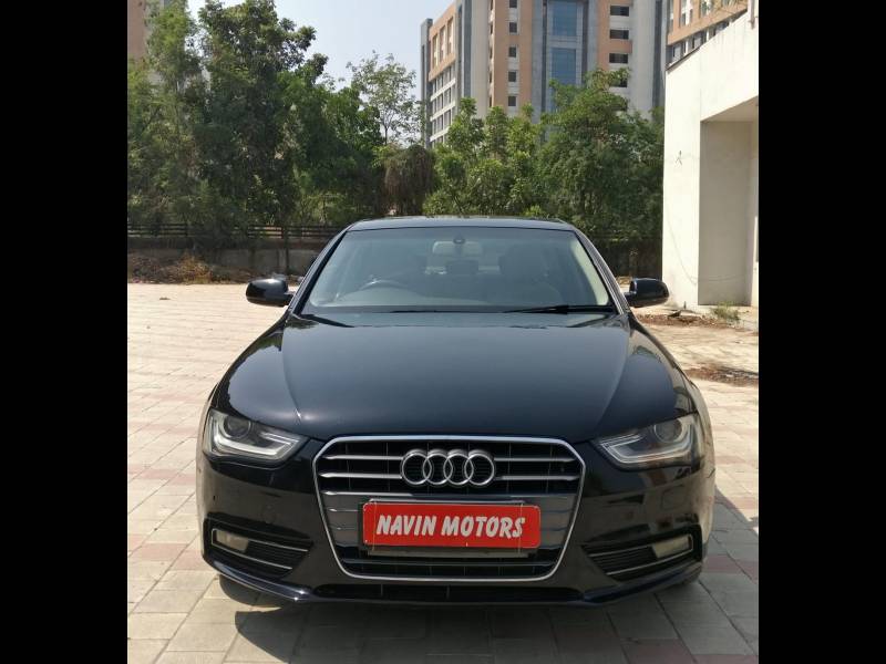 Audi A4 35 TDI Premium Sunroof