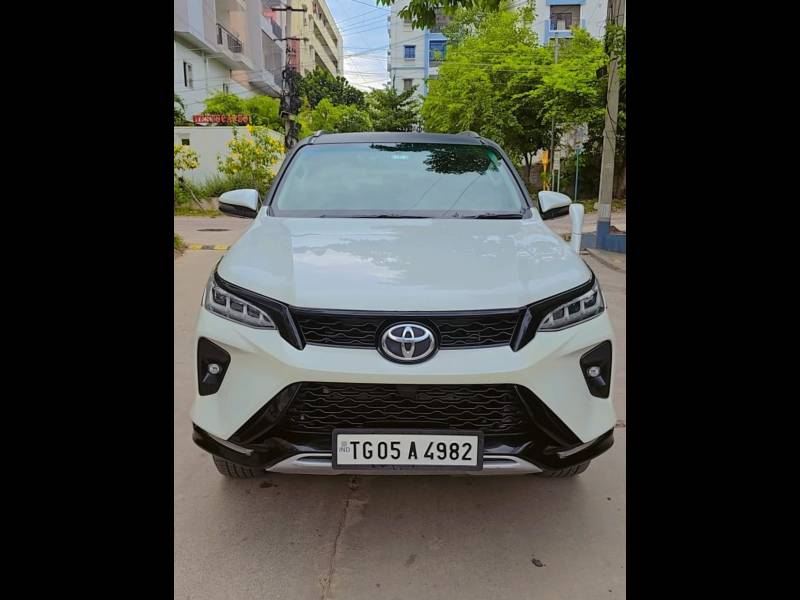 Toyota Fortuner Legender 4X4 AT 2.8 Legender